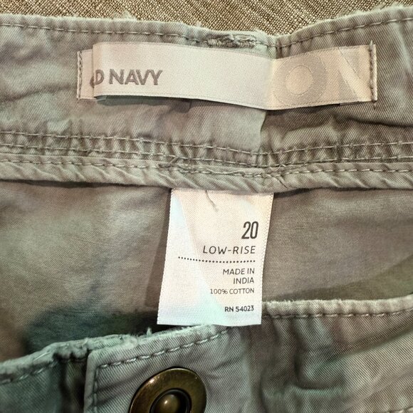 Size 20 Low-Rise Worn-Look Capris - Grey - Picture 4 of 4